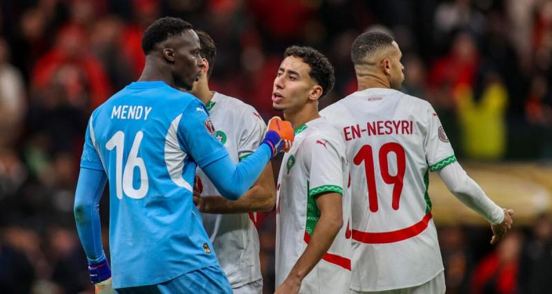  - CAN : une haie d'honneur pour deux joueurs marocains fêtés en héros par leur club