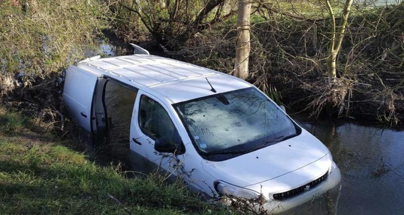  - « Glouglou » : après un apéro un peu trop chargé, un joueur de foot termine avec son fourgon dans la rivière