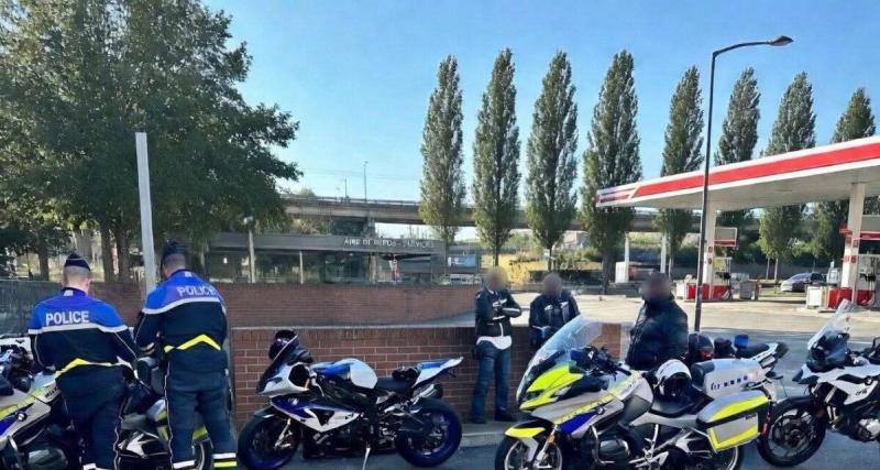 Flashés à plus de 240 km/h sur autoroute : trois motards rattrapés après une course folle, leurs permis retirés immédiatement