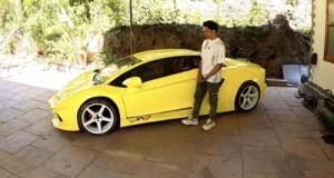 Un jeune tatoueur transforme une tata nano en réplique de lamborghini aventador au kerala