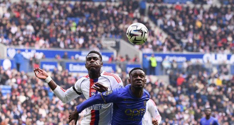  - L'OL s'incline contre Monaco dans un match tendu avec deux rouges !