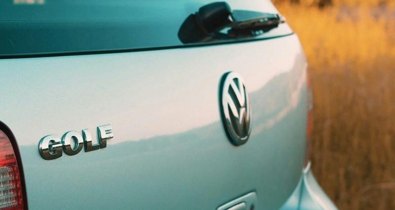 Ce détail dans sa voiture la rend “fantôme” : il risque une amende salée de 15 000 €