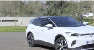 Un joueur de l’Equipe de France bloqué dans sa voiture devant Clairefontaine