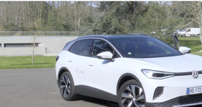  - Un joueur de l’Equipe de France bloqué dans sa voiture devant Clairefontaine