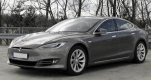 Il n’a jamais eu de problème avec sa Tesla, mais il poursuit le constructeur pour ses poignées de porte