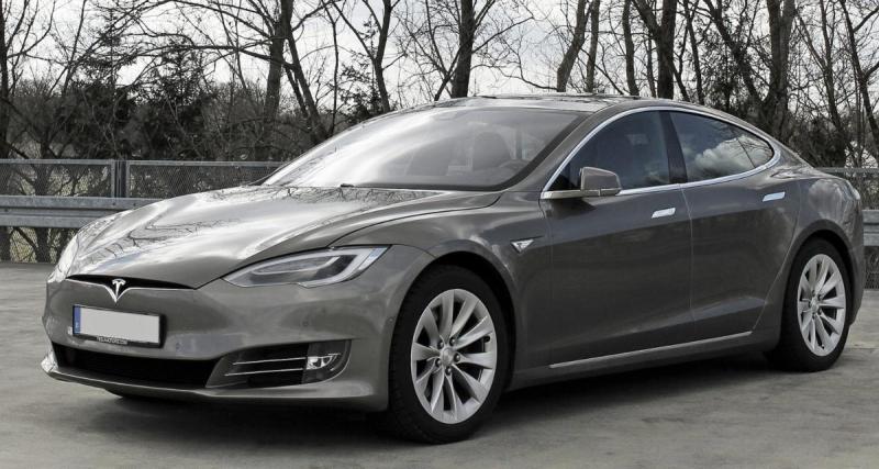  - Il n’a jamais eu de problème avec sa Tesla, mais il poursuit le constructeur pour ses poignées de porte