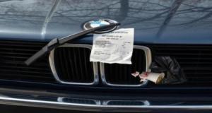 Ils jettent leur déchets par la fenêtre : leur BMW termine en fourrière