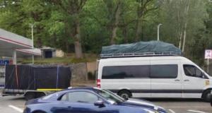 Un véhicule en surcharge extrême stoppé sur l’autoroute : 17 tonnes au lieu de 5,5, risques élevés et sanctions financières pour le conducteur !