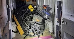 Tentative de fuite ratée après un refus de contrôle : plus d’une tonne de cuivre volé découverte, fausse identité et sans permis, le conducteur écope d’un an de prison ferme !