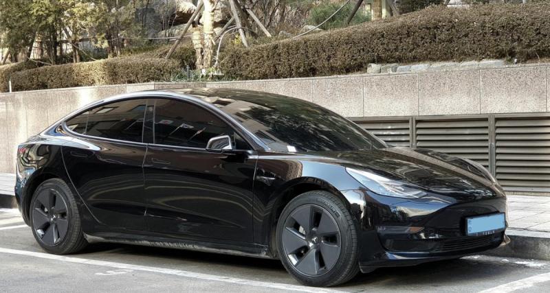 Flashé en excès de vitesse à 222 km/h en Tesla… alors qu’il allait au tribunal : sa journée vire au cauchemar