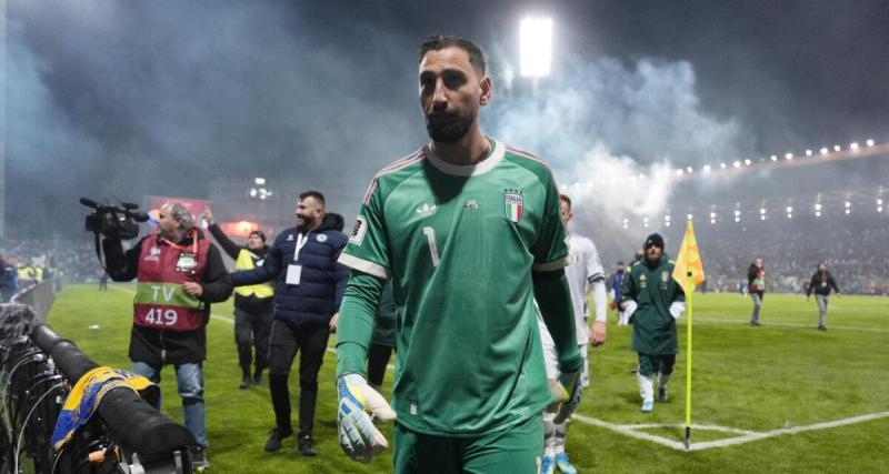 - Bosnie - Italie : Donnarumma tente de déchirer l'antisèche du gardien adverse, énorme polémique
