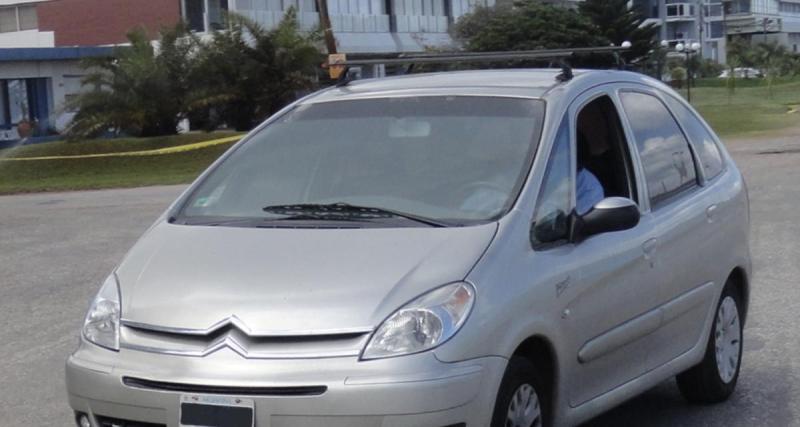 Ils tombent en panne le jour de l’enterrement de leurs meilleurs amis… Plusieurs automobilistes viennent en aide