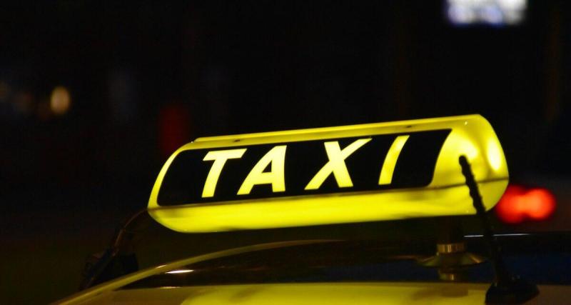  - Il paie très cher sa courtoisie : en déposant une personne âgée, ce chauffeur de taxi écope d’une amende salée