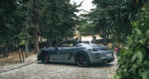 Leur vol de Porsche déjoué par une Tesla et sa caméra embarquée