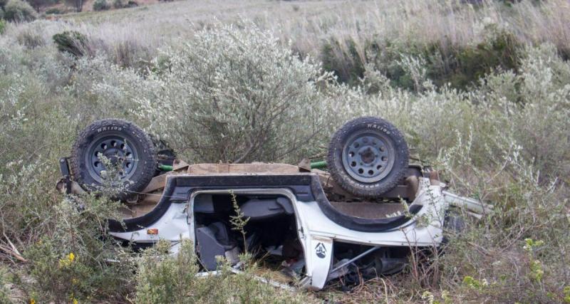  - Après une chute de 20 mètres, un homme reste bloqué dans son 4x4 toute la nuit avant d’être secouru au petit matin