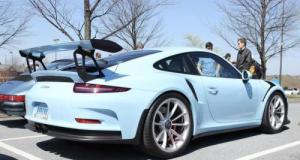 Une dame âgée de 92 ans flashée à 228 km/h au volant d’une Porsche 911 GT3 : « J’adore rouler vite »