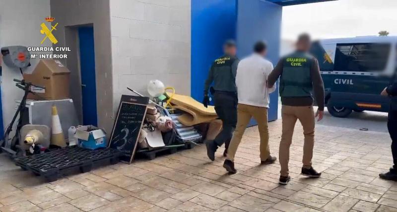  - Flambée du carburant : une vaste fraude découverte après le vol de 18 000 litres revendus à bas prix, une escroquerie à plus de 200 000 €