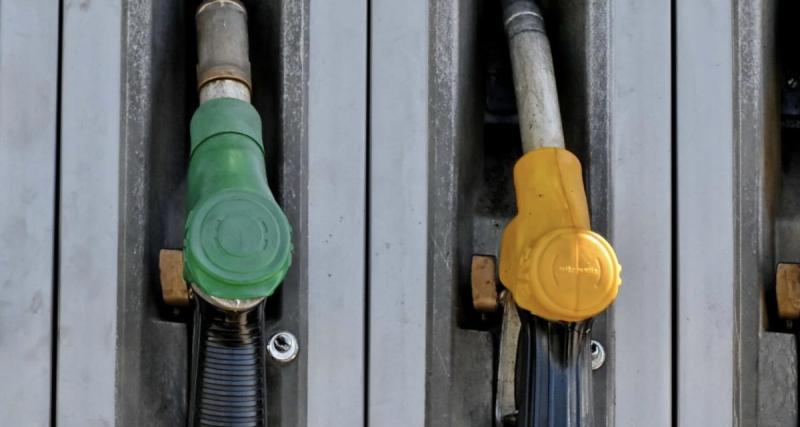 Face à la flambée des carburants, un Australien fait rouler sa voiture à l’huile de friture