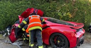 Il loue une Ferrari pour un mariage… et finit le week-end avec une supercar encastrée et une facture monstrueuse
