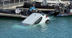 Il oublie le frein à main : la voiture glisse seule et finit à la mer dans le port des Sablons à Saint-Malo