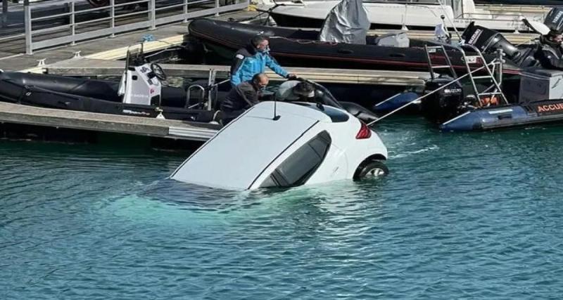  - Il oublie le frein à main : la voiture glisse seule et finit à la mer dans le port des Sablons à Saint-Malo