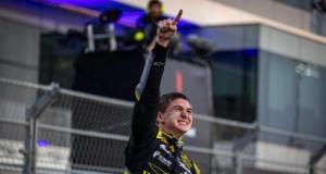 Pour McLaren, un talentueux pilote enchaîne les essais F1 sur la piste de Silverstone