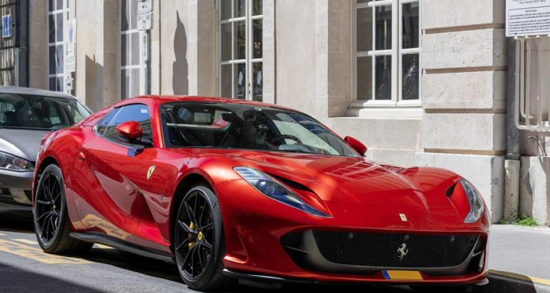 Il loue une Ferrari 812 pour les vacances… Il finit au commissariat car elle était volée