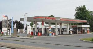 Leclerc accuse TotalEnergies d'avoir gagné 'des milliards' grâce à la guerre