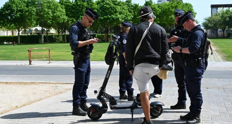 Infractions en série chez cyclistes et trottinettes : 56 cas en 1h30, la police met en garde et annonce la fin de la phase de prévention