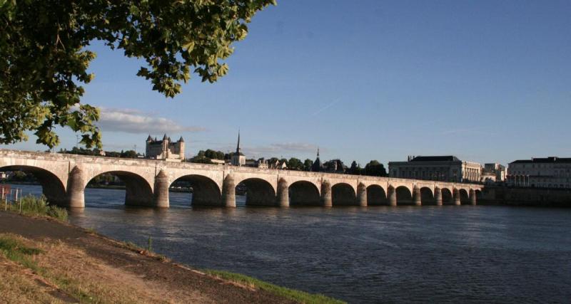 Pour échapper à une séquestration, un homme saute d’un pont