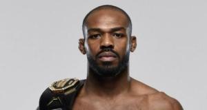 Un conducteur s’en prend violemment à un automobiliste sur la route… C’était un combattant de MMA