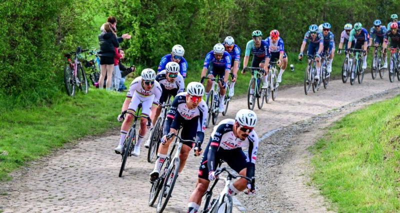  - Paris-Roubaix 2026 : Tadej Pogacar face à une situation critique