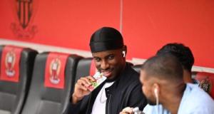 Nice : "7 matchs : portez vos couilles !", une banderole choc pour réveiller les Aiglons