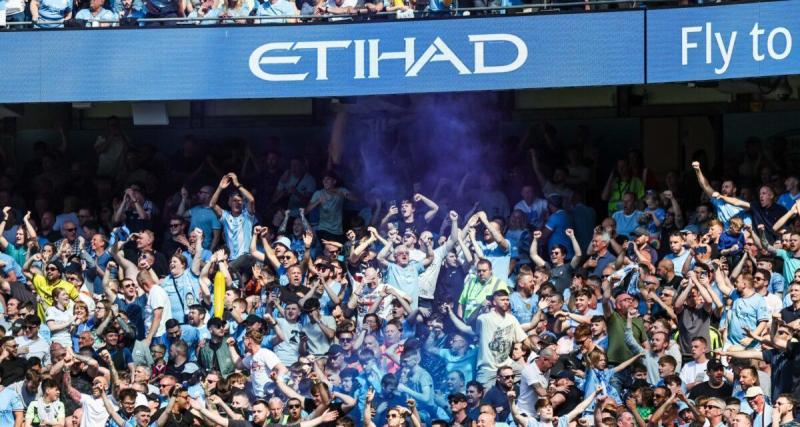  - Un fan de Manchester City se moque d'Arsenal lors de la victoire contre Chelsea, la scène devient virale