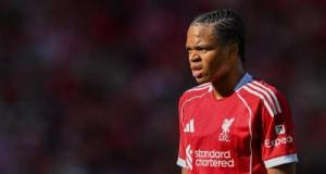 Liverpool - PSG : Ngumoha et Salah titulaires, la compo probable ultra-offensif des Reds