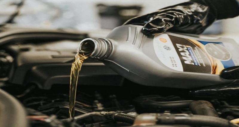 Au vu de la flambée des prix de l’essence, il met de l’huile de tournesol dans son réservoir