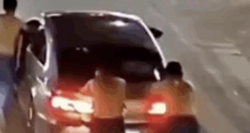 Ivres, ils poussent leur voiture pour éviter un contrôle… et finissent verbalisés