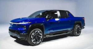 Ce constructeur fait marche arrière sur l'électrique... au pire moment possible ?