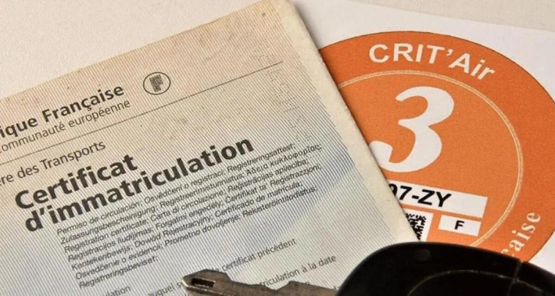 Fin des ZFE, pouvez-vous retirer la vignette Crit'Air de votre voiture ?