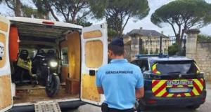 Il saute de sa voiture en marche pour fuir… avant de revenir comme si de rien n’était