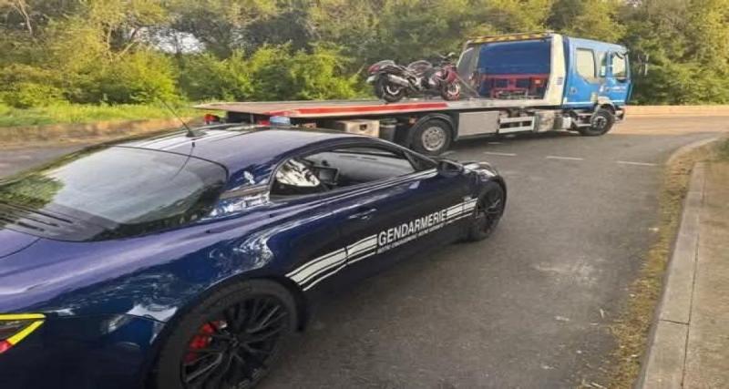  - Il double tout le monde à 274 km/h sur l'autoroute… jusqu'à ce qu'il tombe sur les mauvaises personnes : permis suspendu sur-le-champ