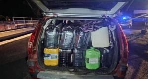 1 200 litres d'essence cachés dans son coffre : ce conducteur est un champion de Tetris