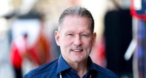 Rallye : accident spectaculaire pour le père de Verstappen, sa voiture est détruite