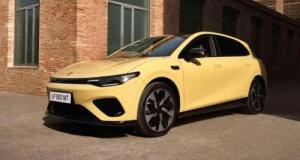 Leapmotor B05 : la compacte électrique de Stellantis dévoile ses prix, très affûtés