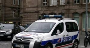 Bloqué par une voiture de police devant son garage, il attend 15 minutes... Et ne peut pas aller travailler
