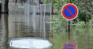 Un bus chute dans la Seine, tous les occupants secourus