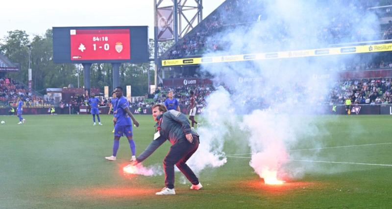  - Metz-Monaco : le match interrompu quelques minutes à cause d'un jet de fumigène