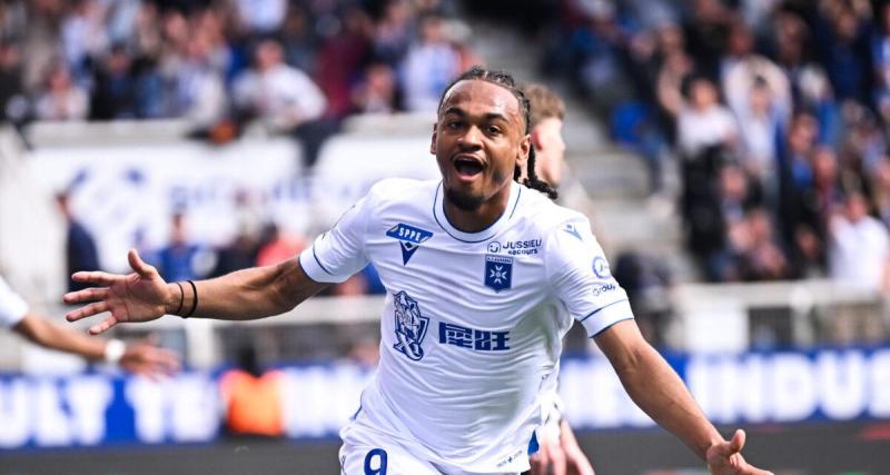  - Ligue 1 : Auxerre met la pression sur Nice, Strasbourg renversé, le Paris FC reprend sa marche en avant