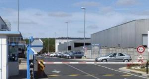Il s’introduit sur le parking d’une entreprise pour effectuer du repérage… avant de tenter de se justifier par une panne improbable