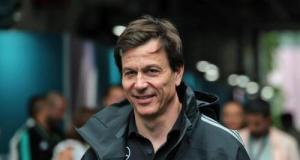 Mercedes : Toto Wolff tire la sonnette d’alarme après le nouveau fiasco de ses voitures sur un élément capital